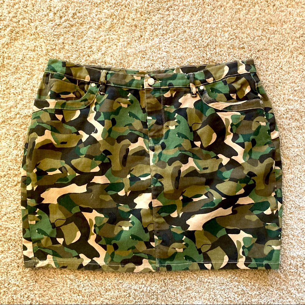 Venus Camouflage Skirt
